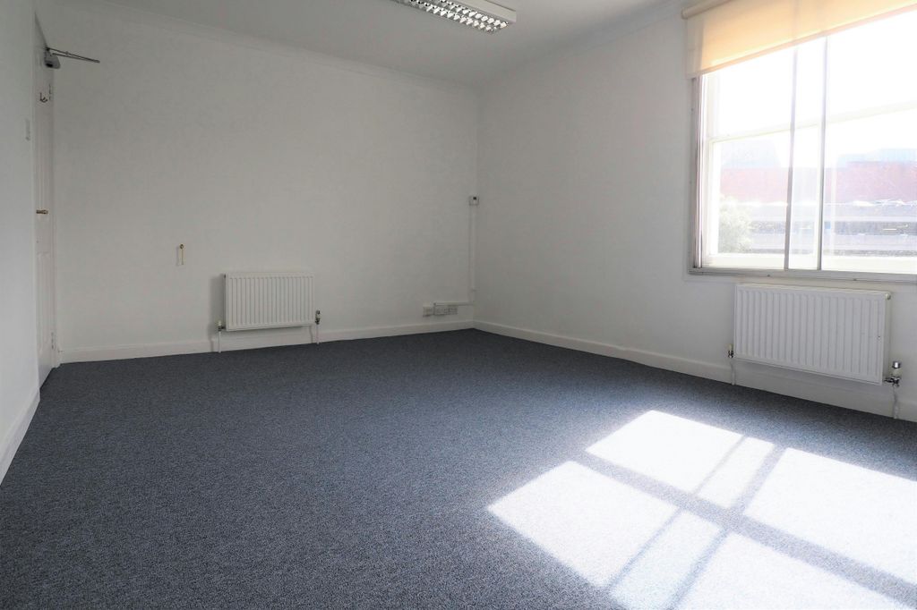 Property photo 3 of 5 P8280011.Jpg