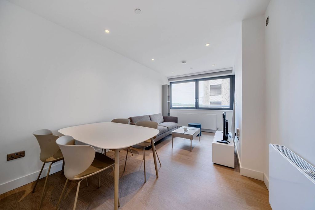 Property photo 3 of 26