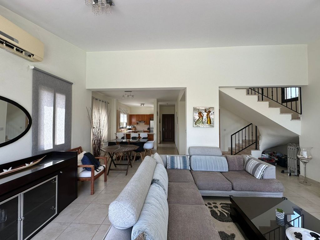 Property photo 3 of 32