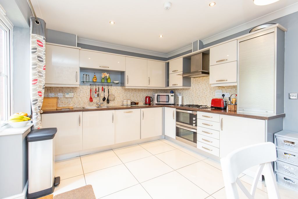 Property photo 2 of 13 Kitchen Diner