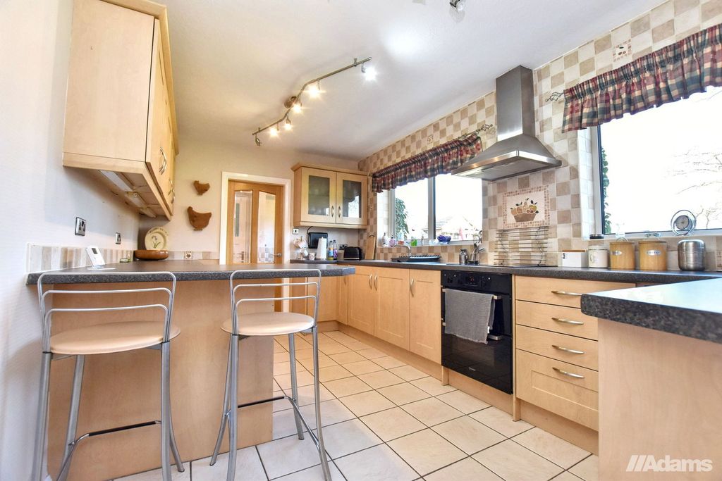 Property photo 3 of 27