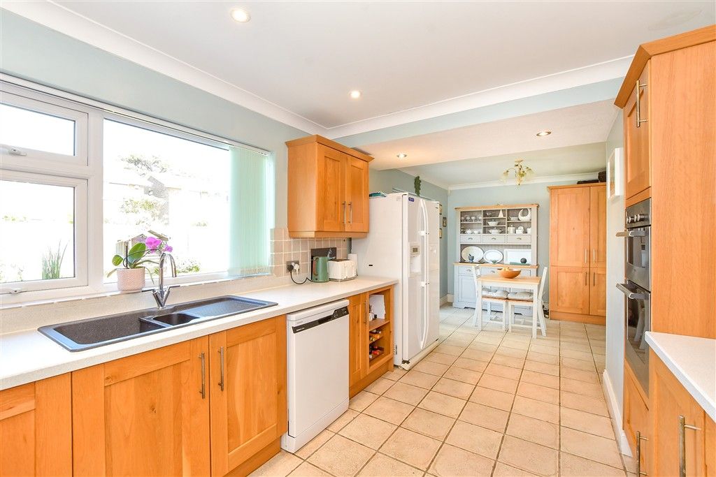 Property photo 2 of 15 Kitchen/Breakfast Room