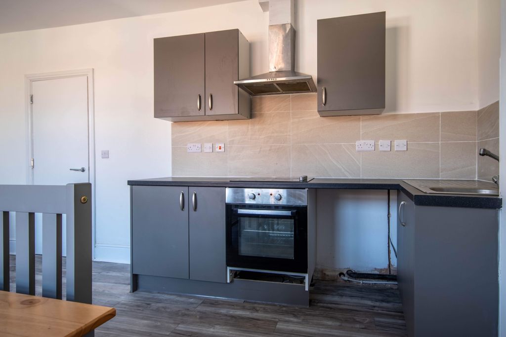 Property photo 1 of 7 Livingkitchen 3
