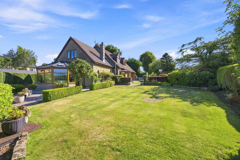 Property photo 1 of 72