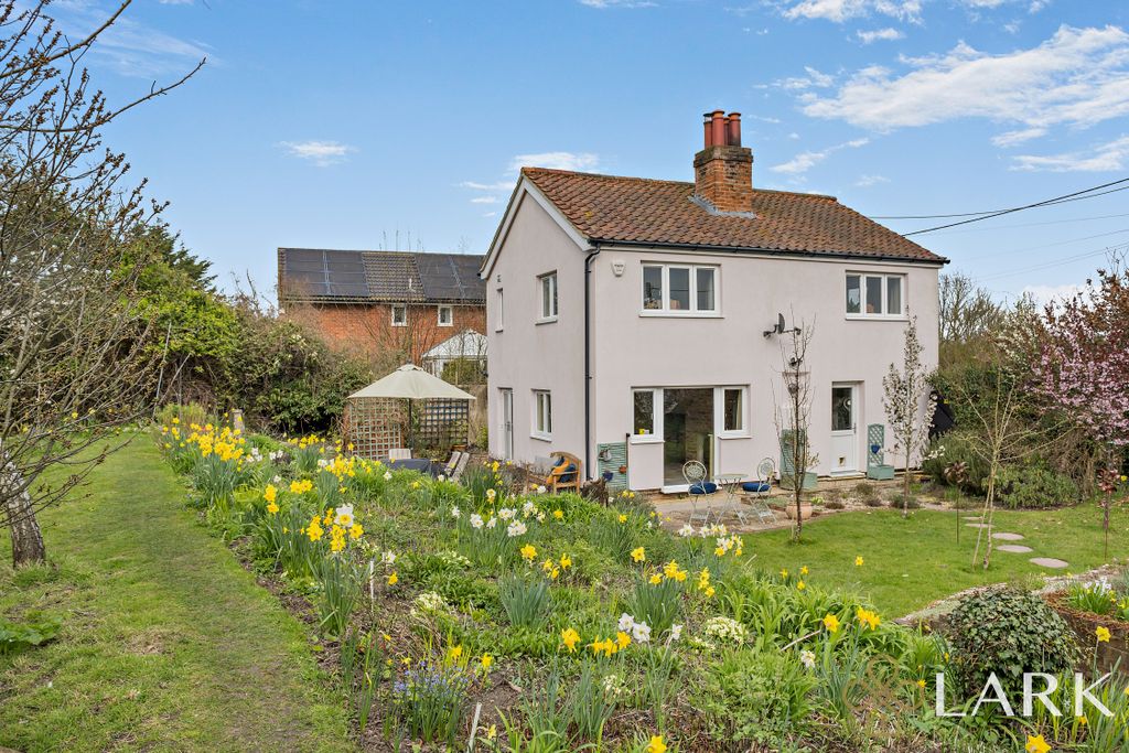 Property photo 2 of 16 8682670-Exteriorwm18-800