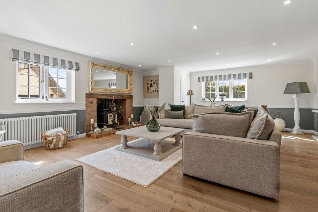 Property photo 2 of 53