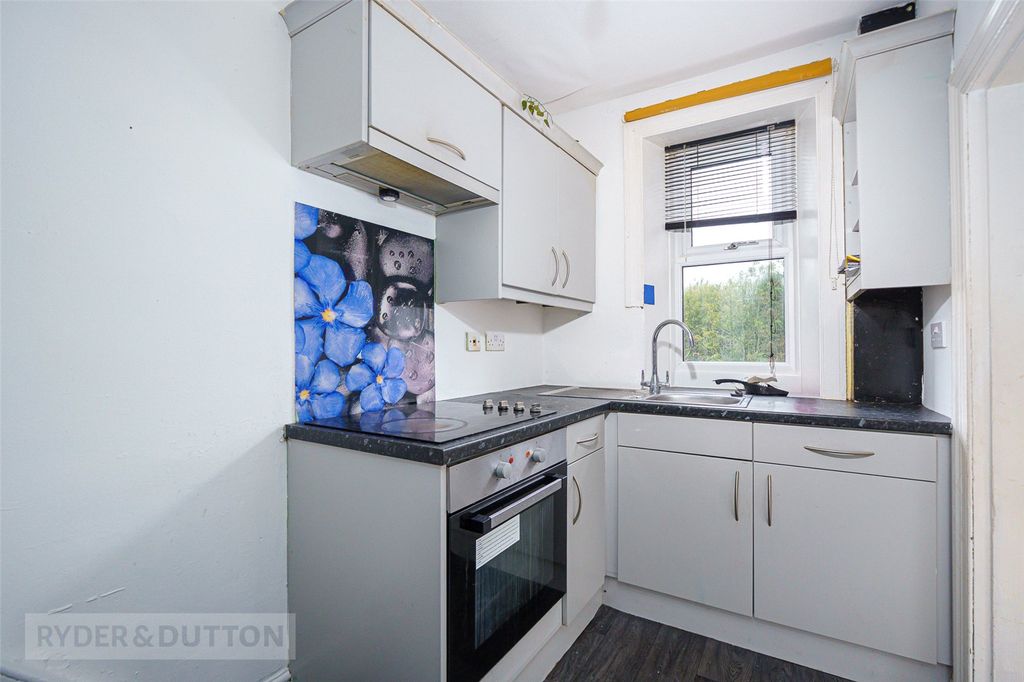 Property photo 2 of 16 Kitchen