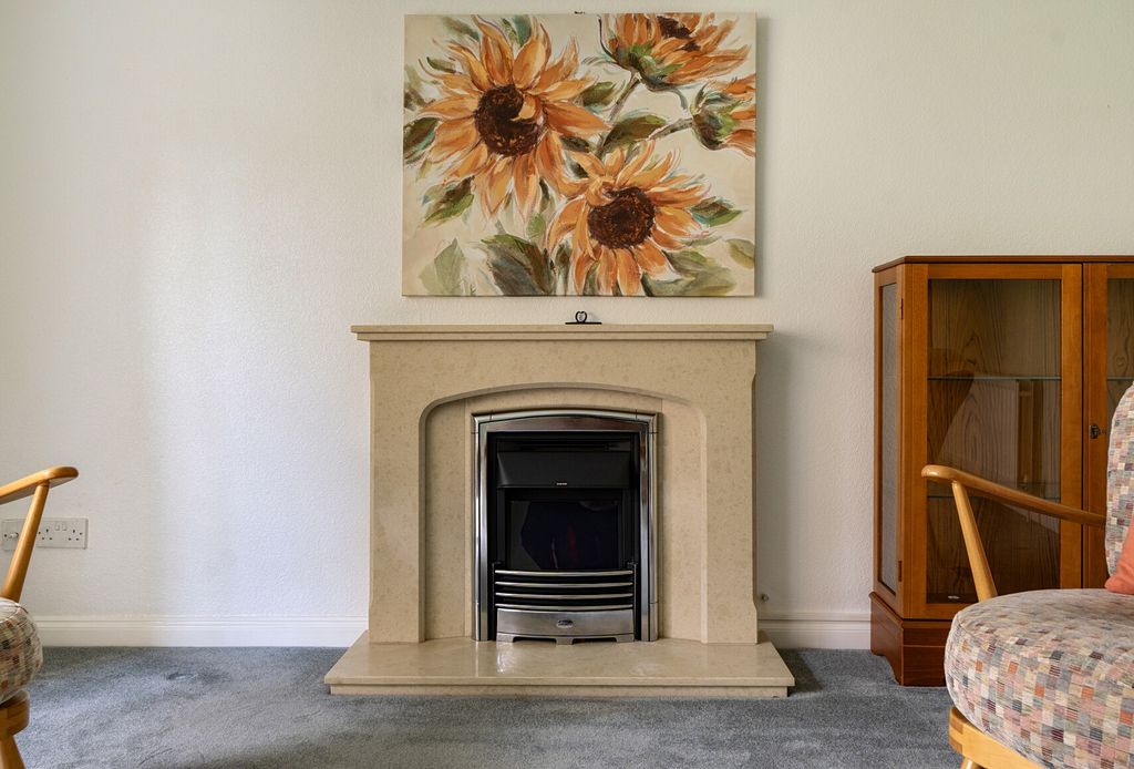 Property photo 3 of 15 1437142-8-69Dd12B...