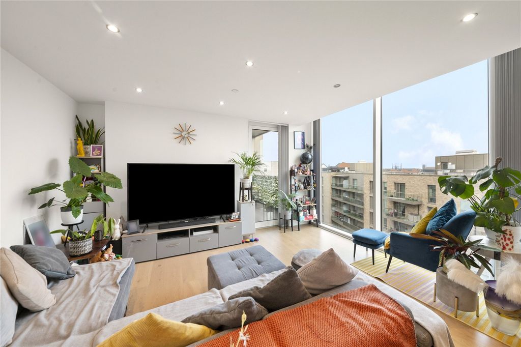 Property photo 3 of 24 Picture No. 17