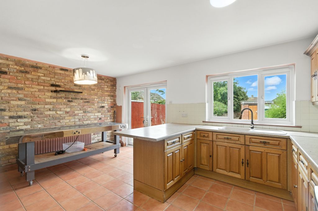 Property photo 3 of 15