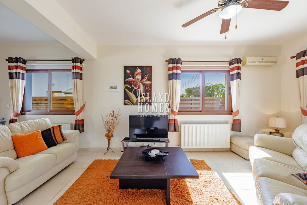 Property photo 2 of 42