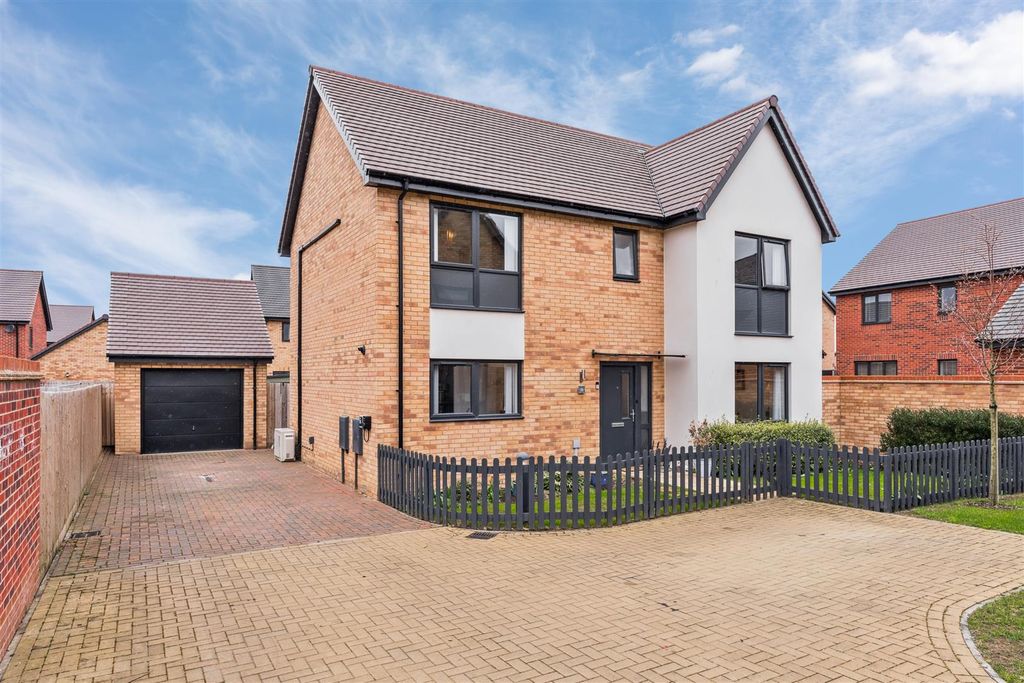 Property photo 1 of 29 Montgomery Way