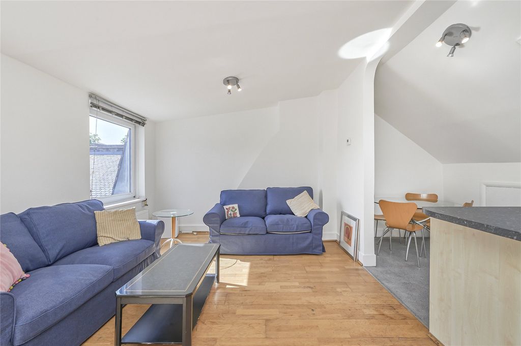 Property photo 3 of 9 Picture No. 22