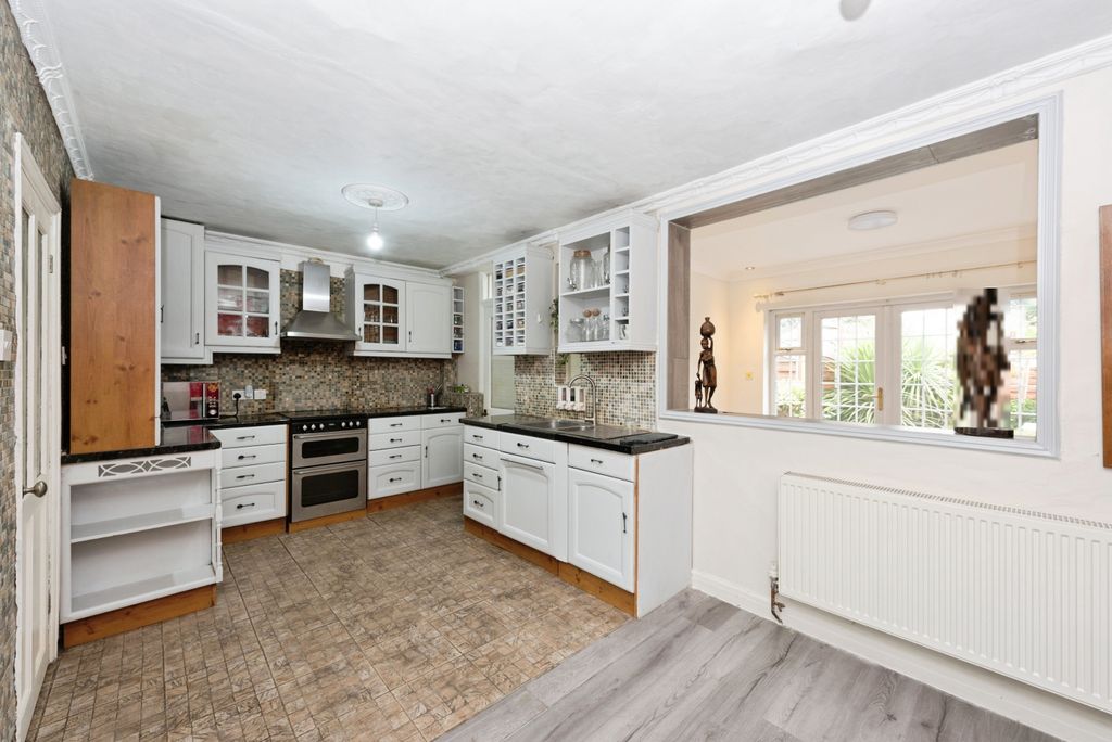 Property photo 3 of 19 Kitchen/Dining Room