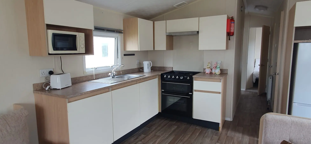 Property photo 3 of 8 Kitchen In The Willerby Aurora At New Romney Holiday Park