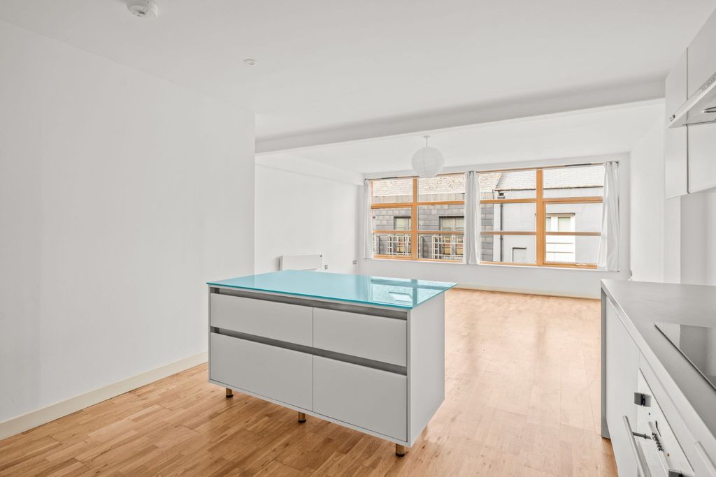 Property photo 3 of 14 4457734