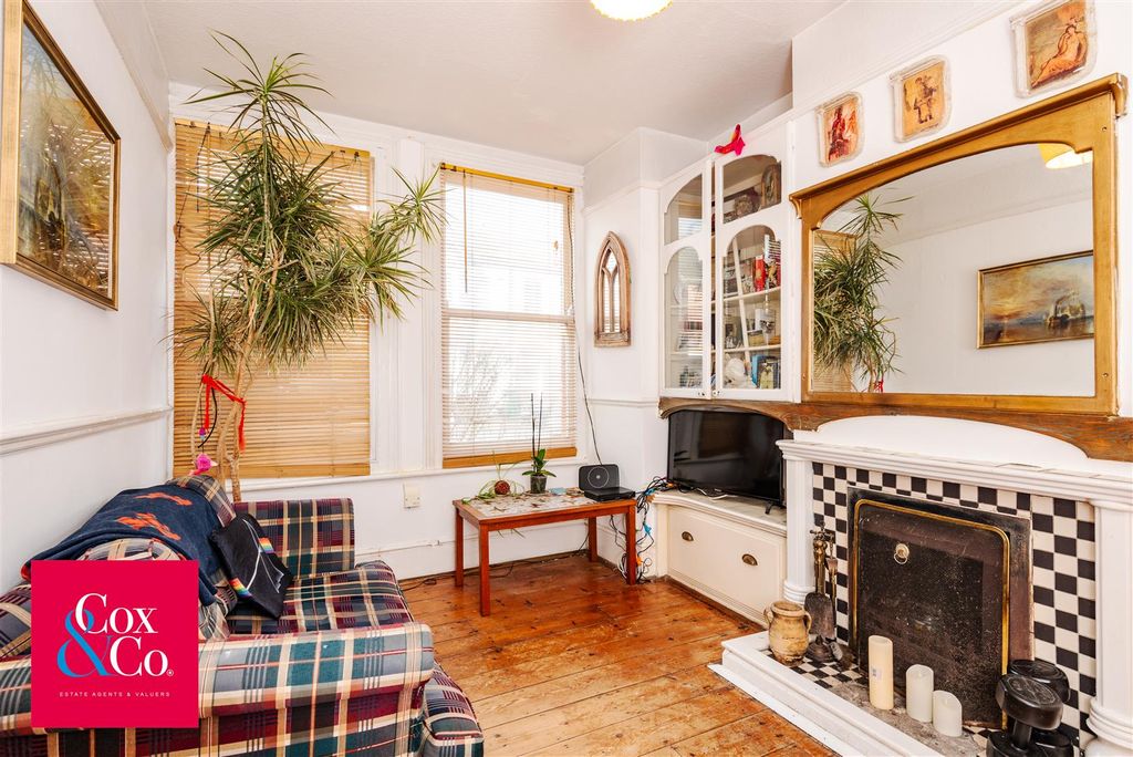 Property photo 3 of 14 81N_3516.Jpg