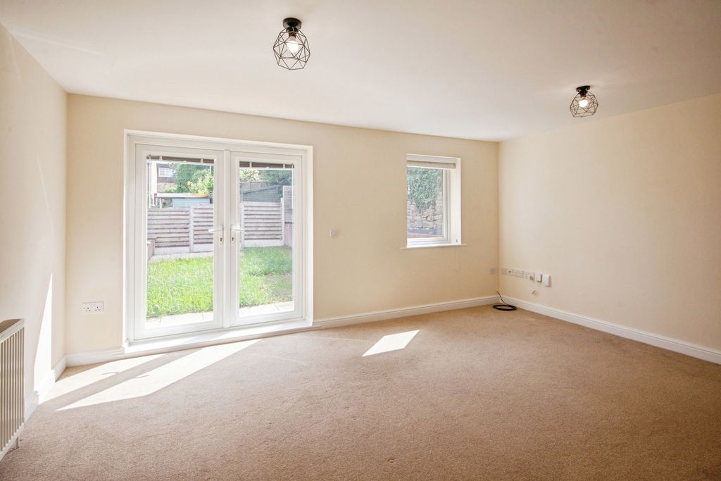Property photo 3 of 13 Pbox-Img.Jpg
