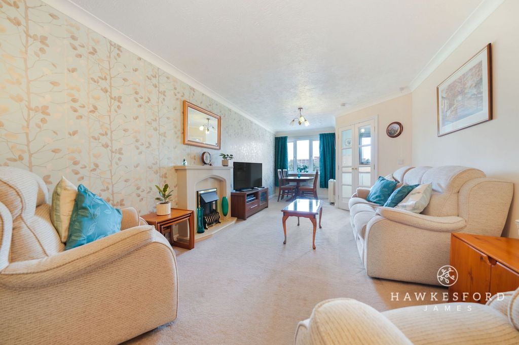 Property photo 2 of 16 Riverbourne Court - Lounge/Diner