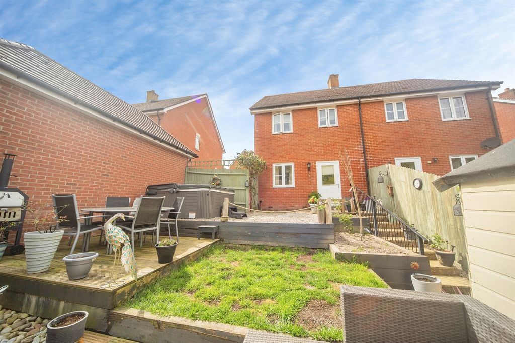 Property photo 2 of 18