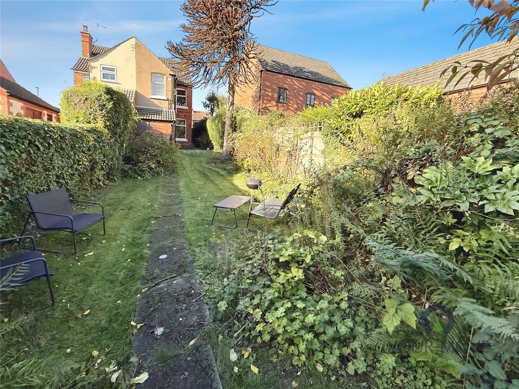 Property photo 3 of 14 Outside