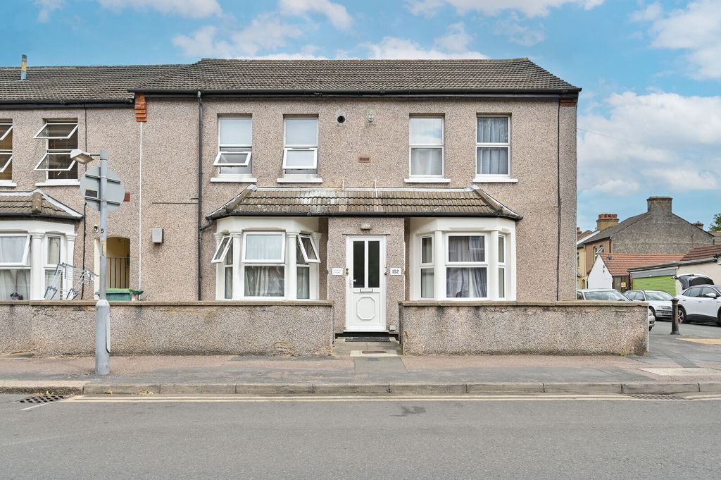 Property photo 2 of 6