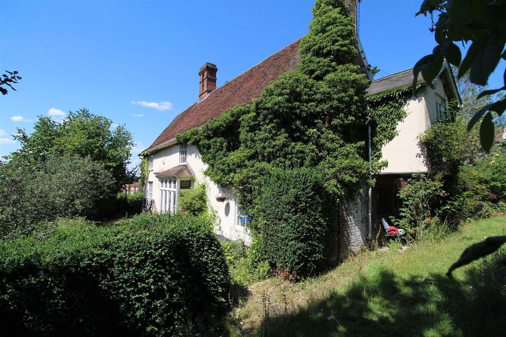 Property photo 2 of 16