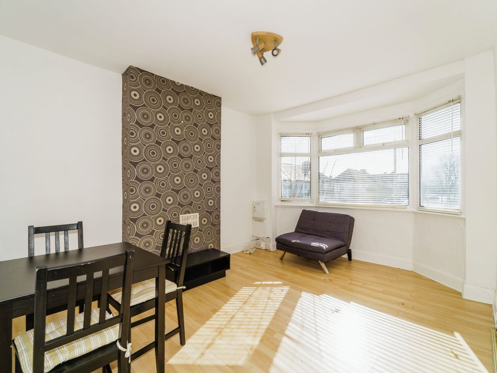 Property photo 2 of 11 Gallery