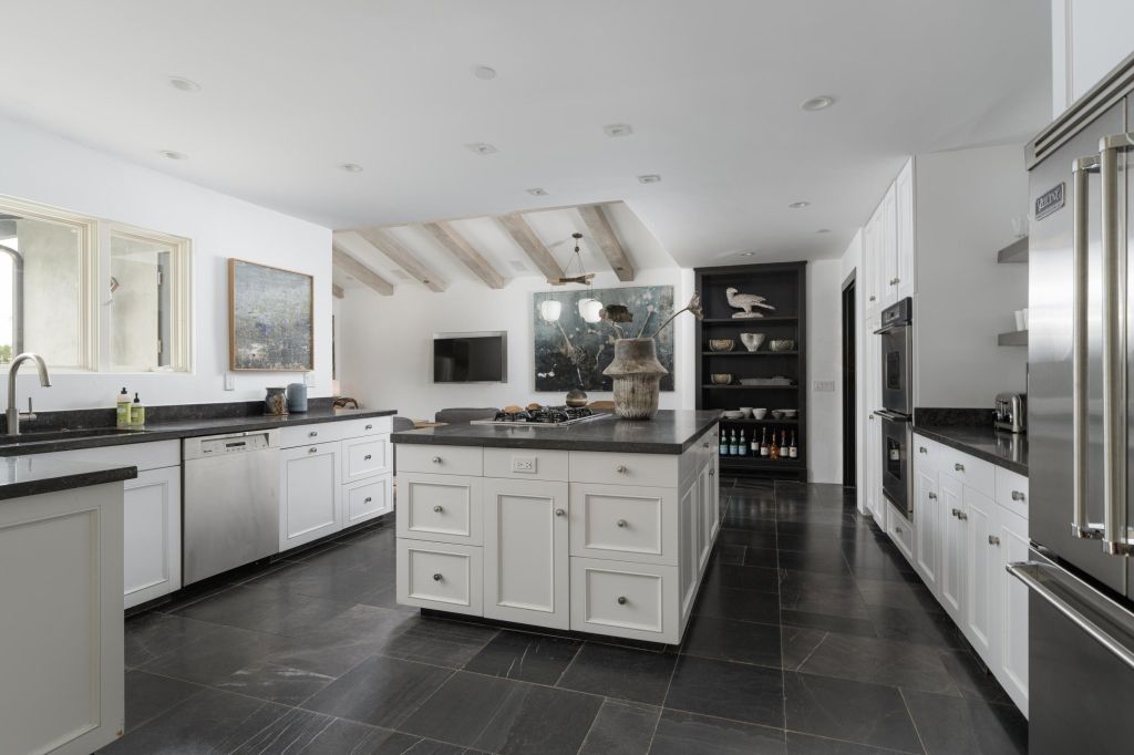 Property photo 3 of 10 <Alttext/>