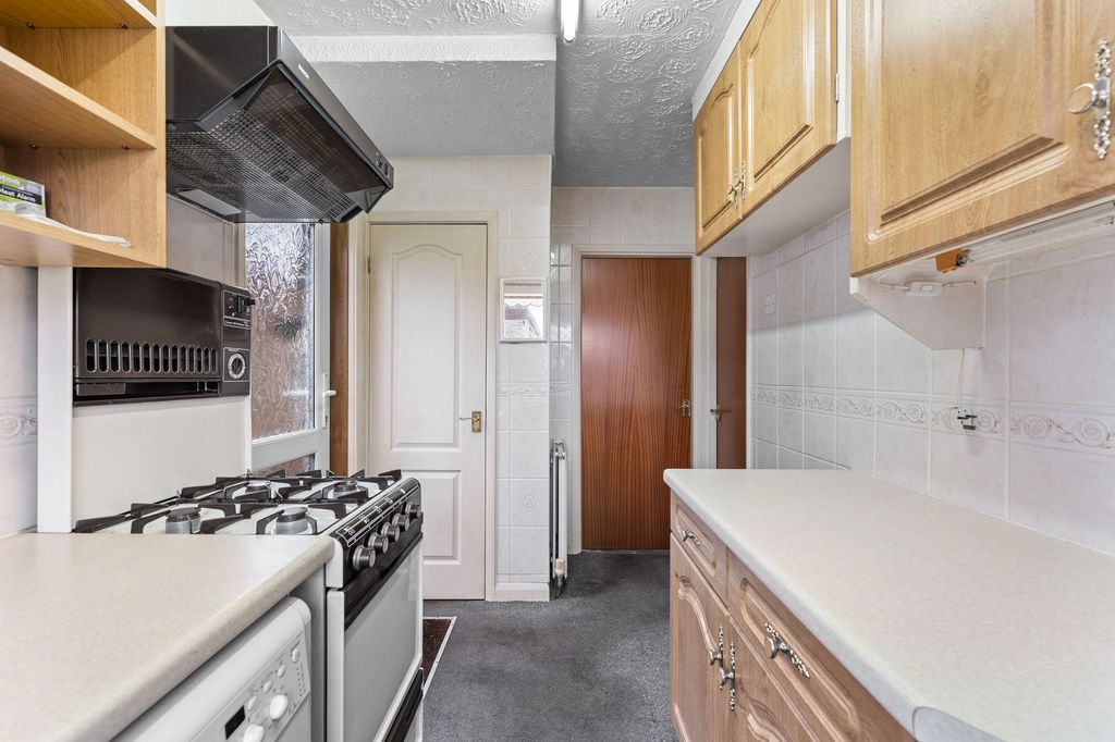 Property photo 3 of 29