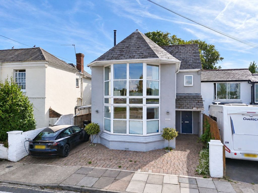 Property photo 2 of 19