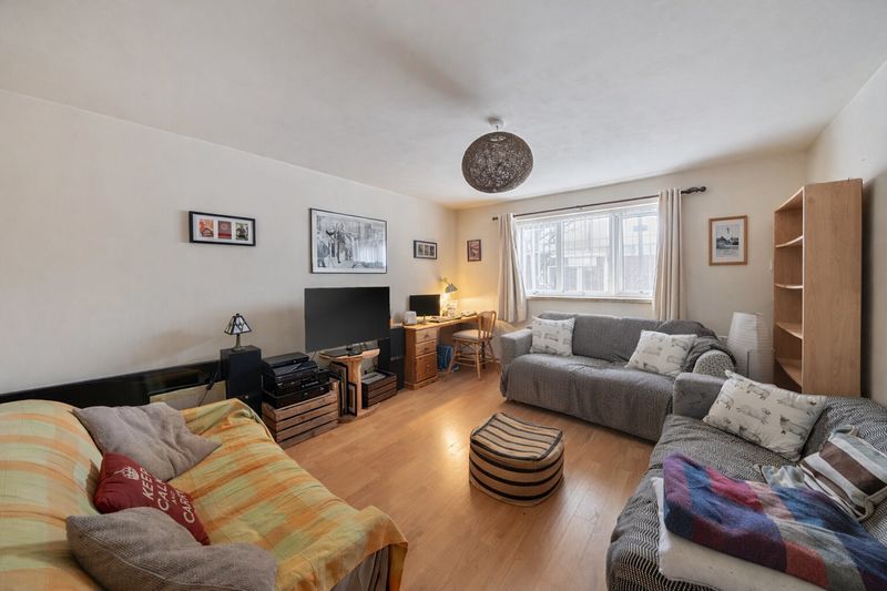 Property photo 2 of 6 Photo 9