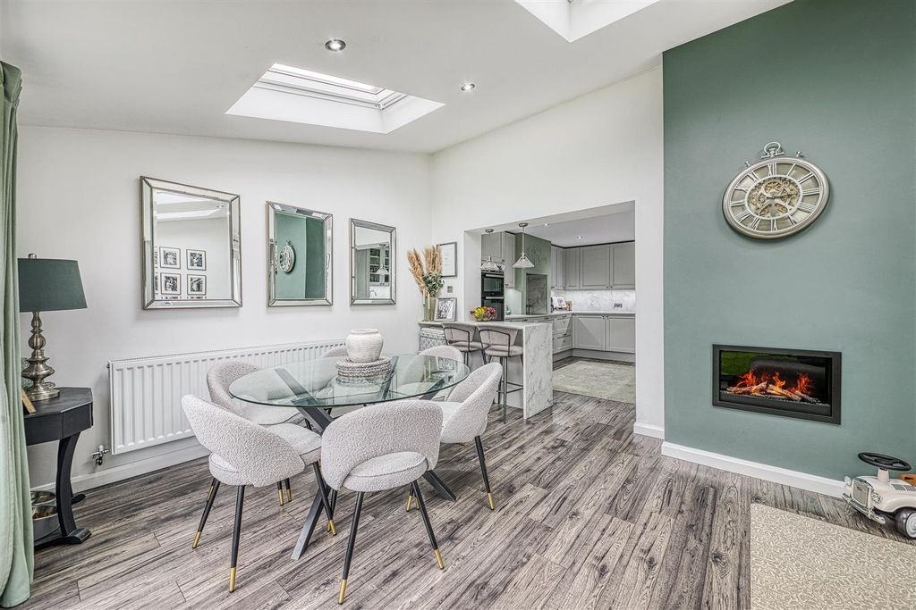 Property photo 3 of 36