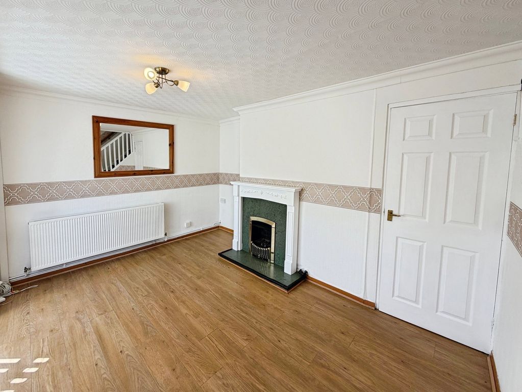 Property photo 2 of 25