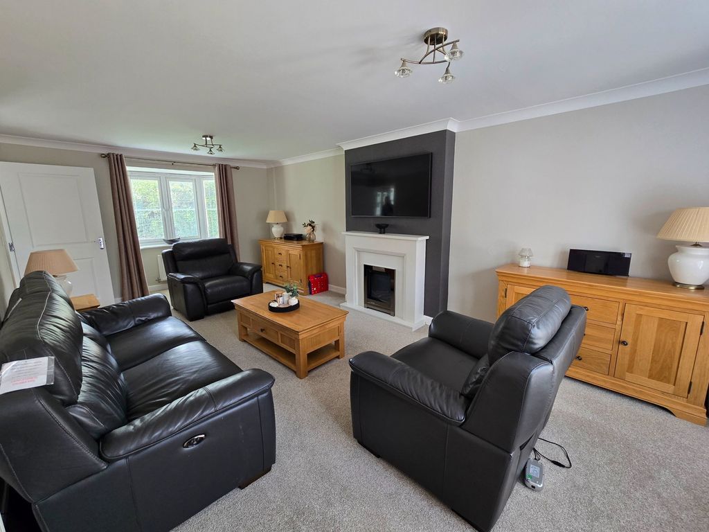 Property photo 2 of 24