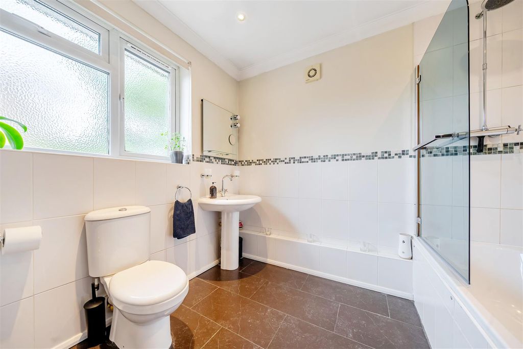 Property photo 3 of 29 Family Bathroom