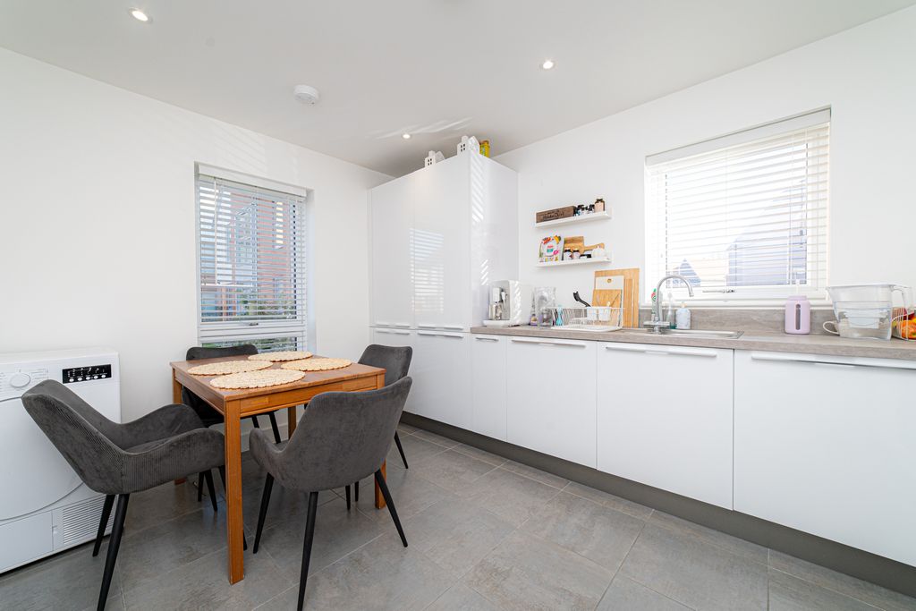 Property photo 3 of 13 Picture 3