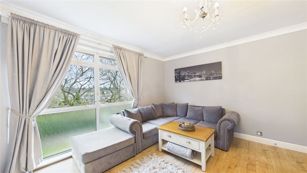 Additional image 4 of 2 bed flat for saleLightwater, Surrey GU18
