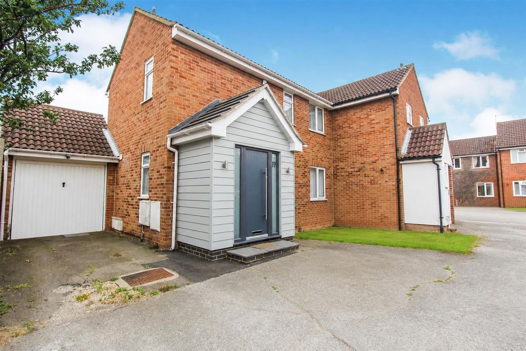Property photo 1 of 18