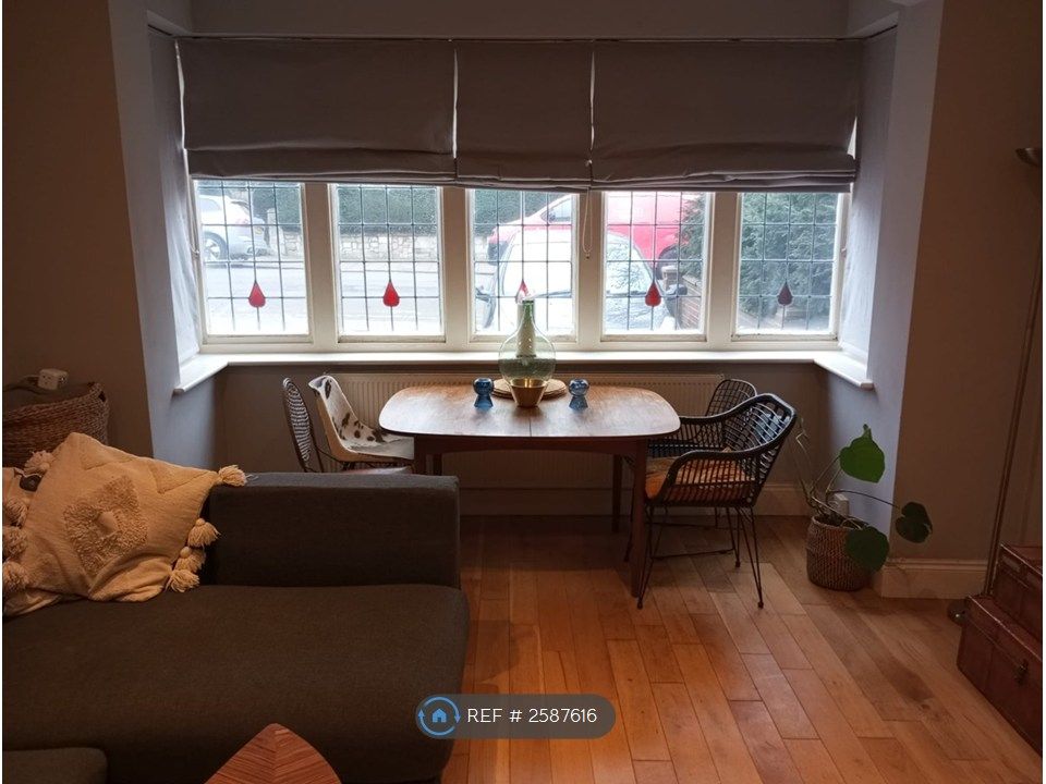 Property photo 3 of 17 Living