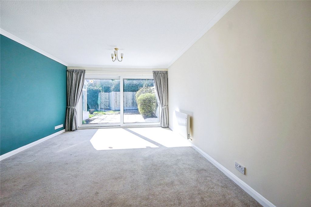 Property photo 2 of 16 Picture No. 18