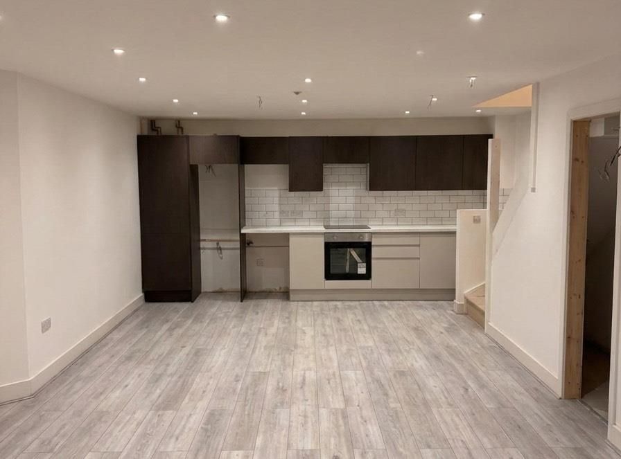 Property photo 3 of 6 Kitchen