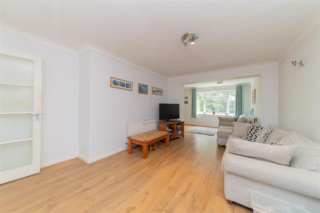 Property photo 3 of 12 Lounge (Pic 2)