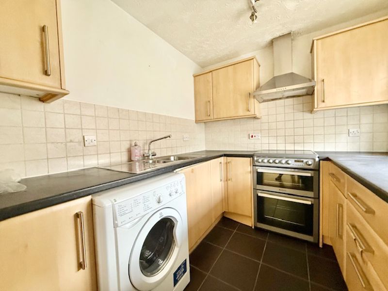 Property photo 3 of 6 Photo 5