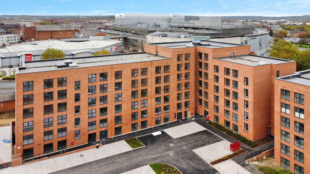 Property photo 1 of 8