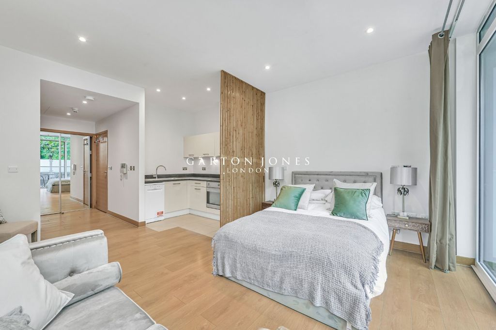 Property photo 2 of 18 Picture No. 11