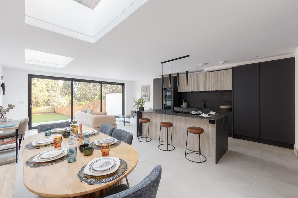 Property photo 2 of 25 Image