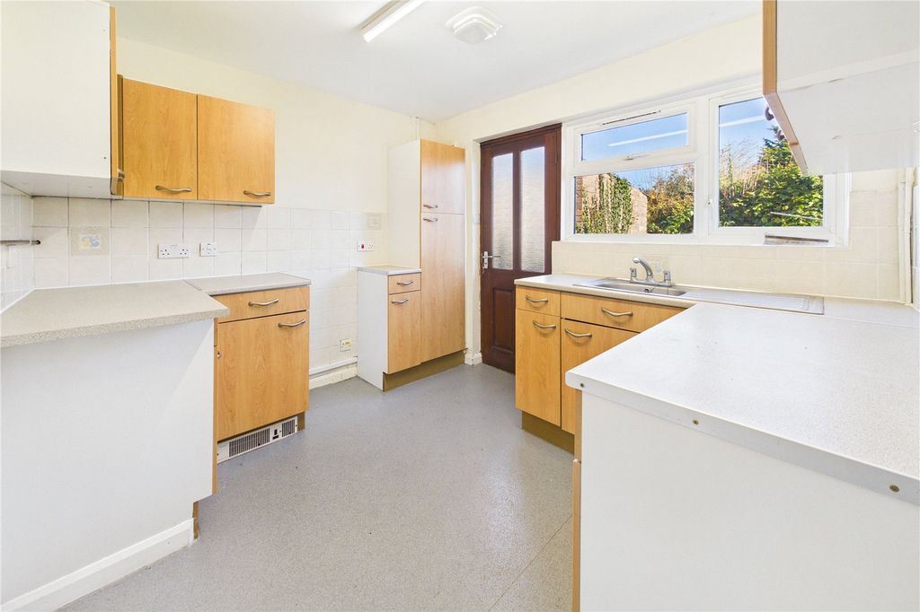 Property photo 2 of 16 Kitchen