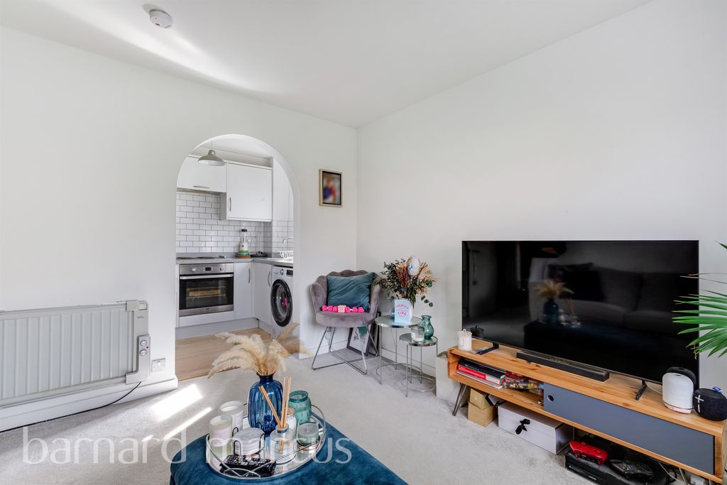 Property photo 2 of 7