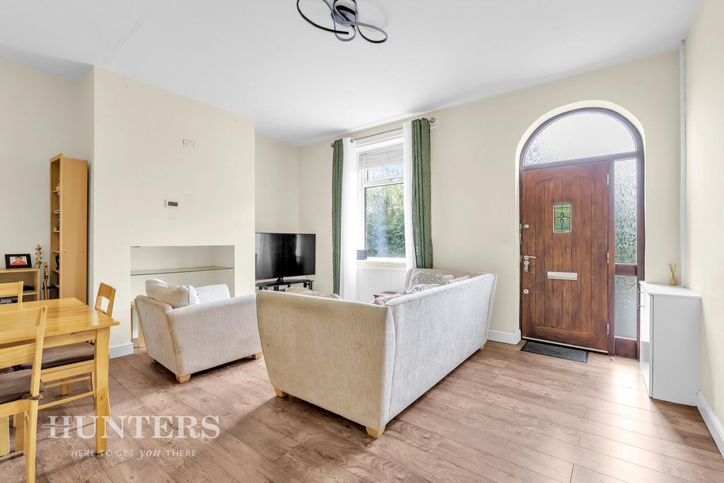 Property photo 2 of 17 Living Room